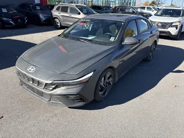 2025 Hyundai Elantra - image 3