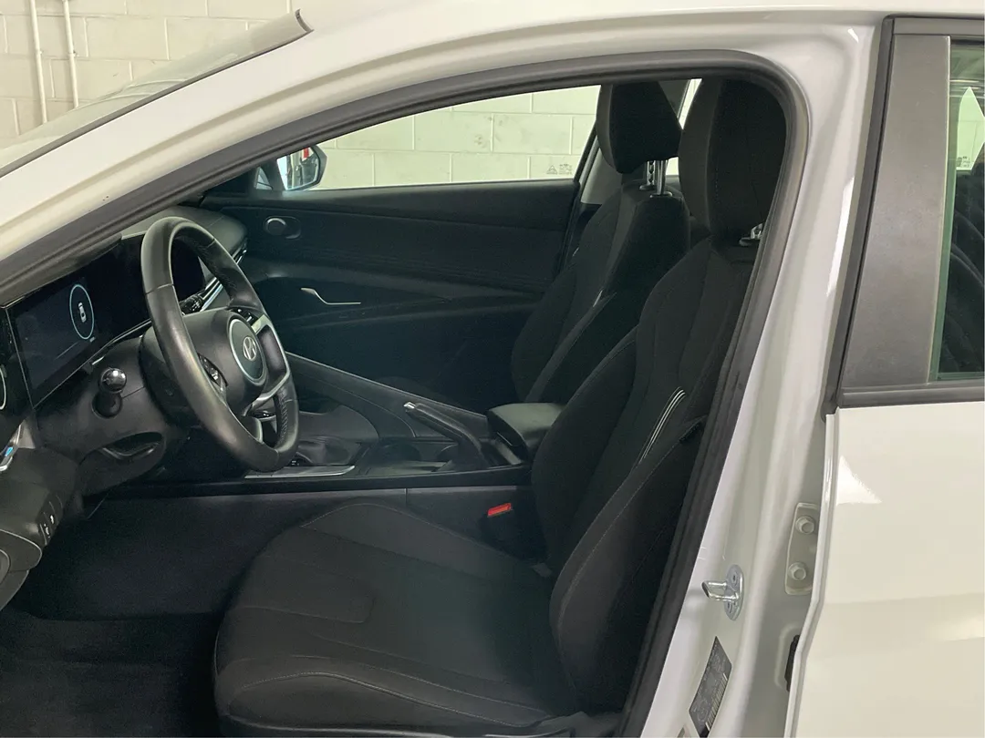 2025 Hyundai Elantra for sale - photo 3