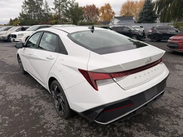 2025 Hyundai Elantra for sale - photo 3