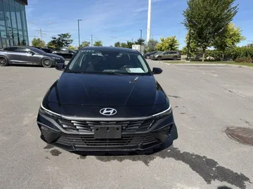 2025 Hyundai Elantra - image 2