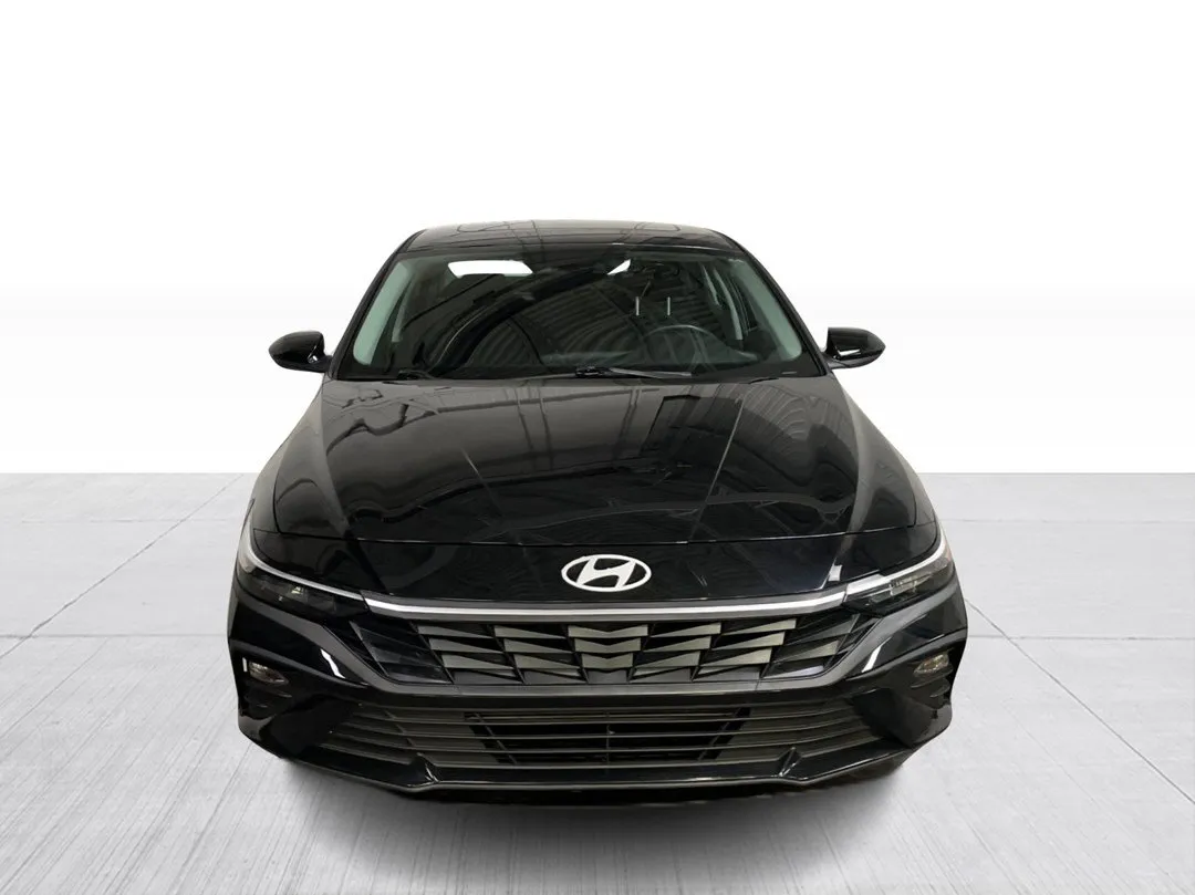 2025 Hyundai Elantra — photo 8