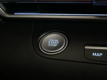 2025 Hyundai Elantra - image 23