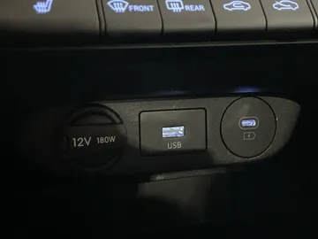 2025 Hyundai Elantra - image 27