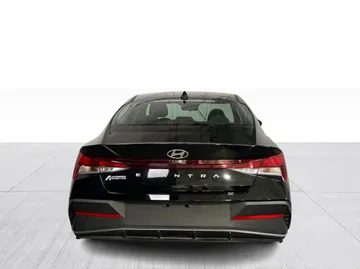 2025 Hyundai Elantra - image 13