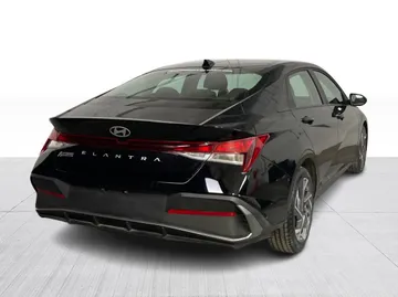 2025 Hyundai Elantra - image 15