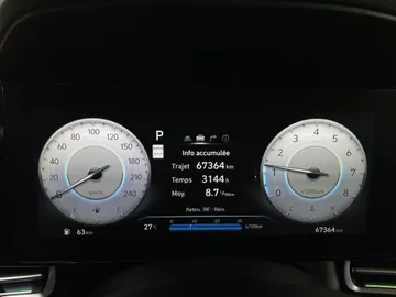 2025 Hyundai Elantra - image 17