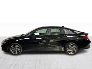 2025 Hyundai Elantra - image 11