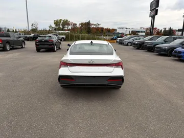 2025 Hyundai Elantra - image 6