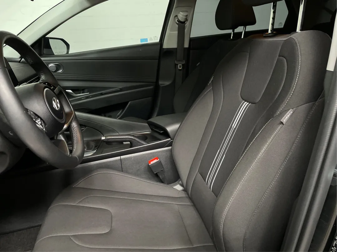 2025 Hyundai Elantra for sale - photo 3