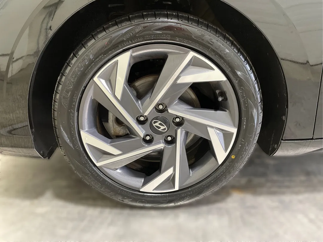 2025 Hyundai Elantra — photo 6
