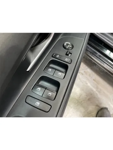 2025 Hyundai Elantra - image 22
