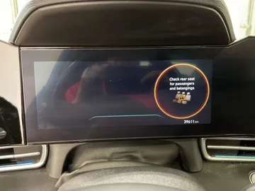 2025 Hyundai Elantra - image 30