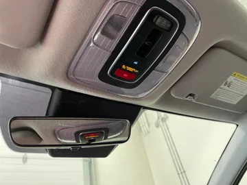 2025 Hyundai Elantra - image 17