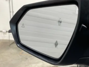 2025 Hyundai Elantra - image 19