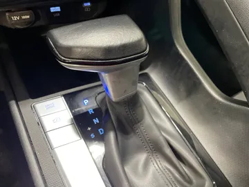 2025 Hyundai Elantra - image 26