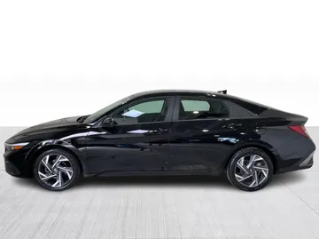 2025 Hyundai Elantra - image 11