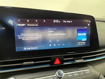 2025 Hyundai Elantra - image 27