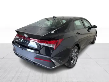 2025 Hyundai Elantra - image 15