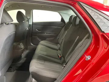 2025 Hyundai Elantra - image 15