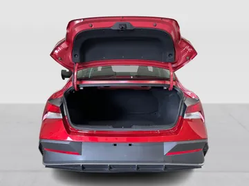 2025 Hyundai Elantra - image 13
