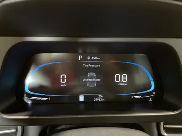 2025 Hyundai Elantra - image 17
