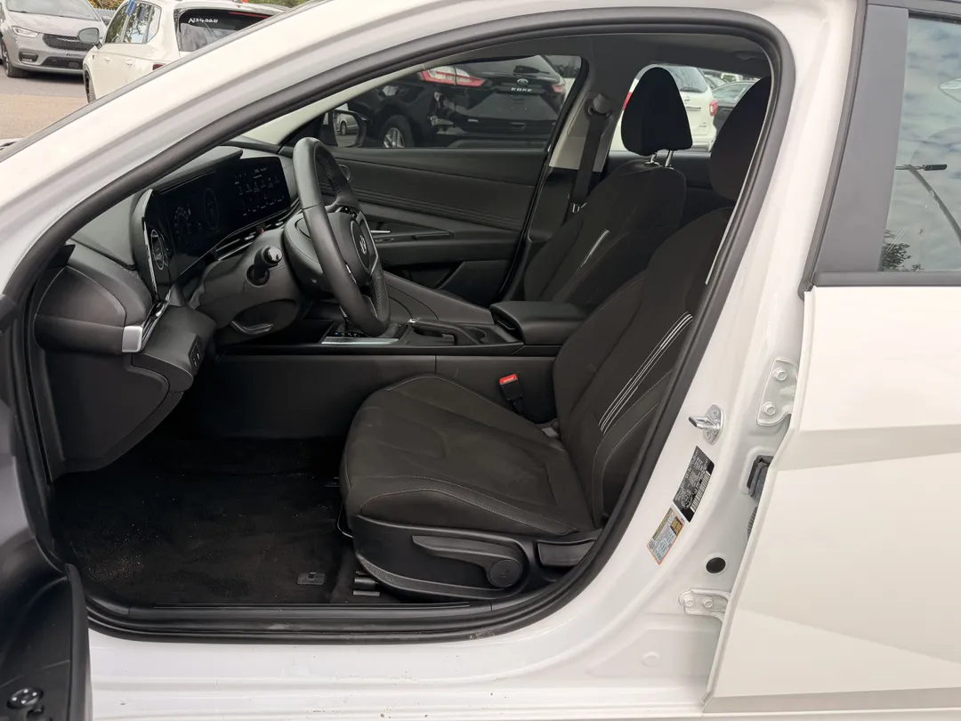2025 Hyundai Elantra Preferred, photo 7