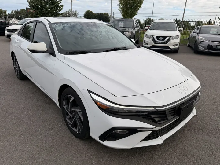 2025 Hyundai Elantra - image principale
