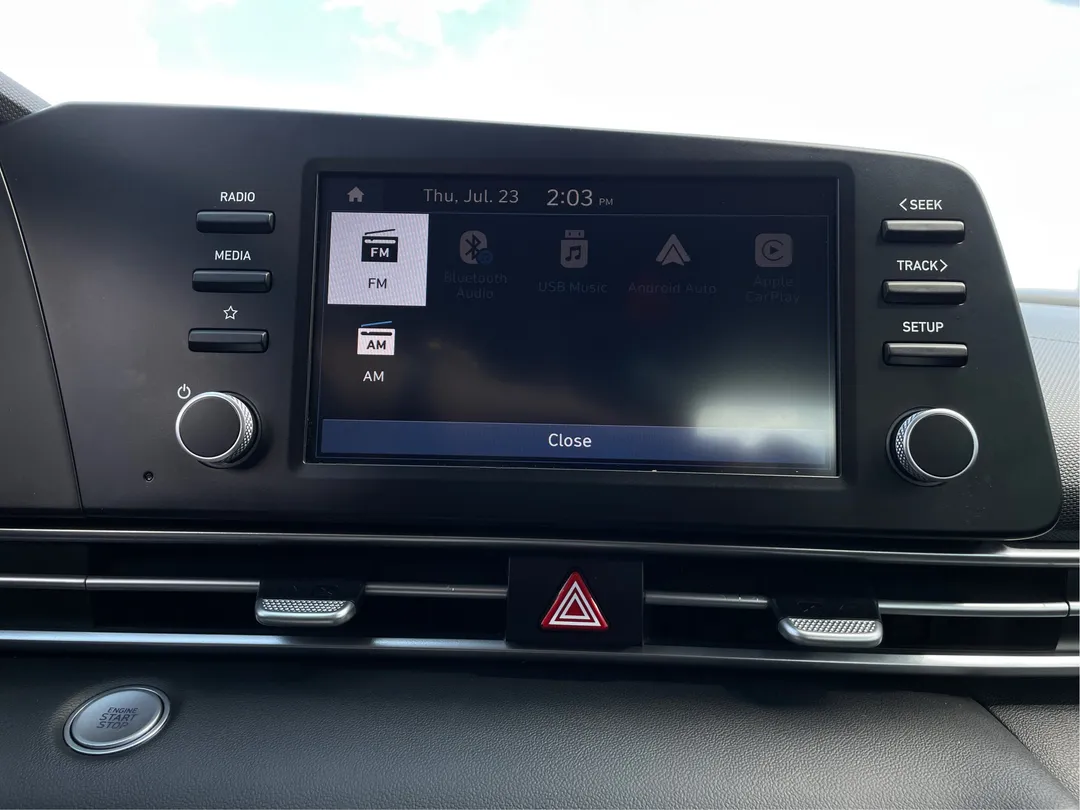 2025 Hyundai Elantra — photo 6
