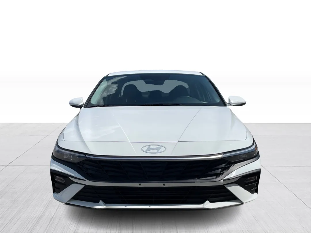 2025 Hyundai Elantra — photo 7