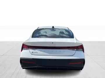 2025 Hyundai Elantra - image 12