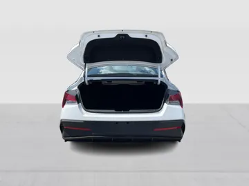 2025 Hyundai Elantra - image 13