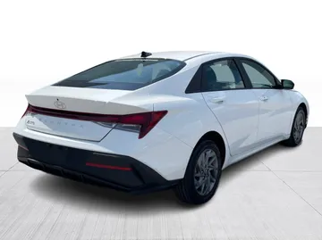 2025 Hyundai Elantra - image 14