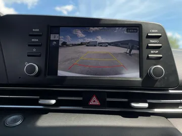 2025 Hyundai Elantra - image 19