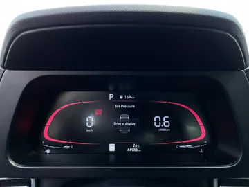 2025 Hyundai Elantra - image 16
