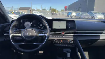 2025 Hyundai Elantra - image 9