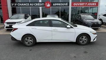 2026 Hyundai Elantra - image 4