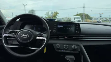 2026 Hyundai Elantra - image 9
