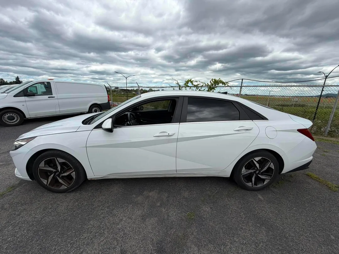 2021 Hyundai Elantra — photo 4