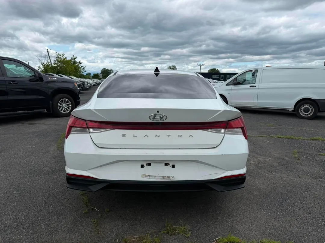 2021 Hyundai Elantra — photo 5