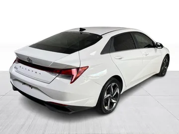 2021 Hyundai Elantra - image 15