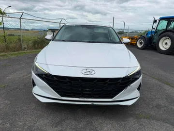 2021 Hyundai Elantra - image 2