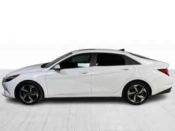 2021 Hyundai Elantra - image 11