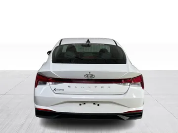 2021 Hyundai Elantra - image 13
