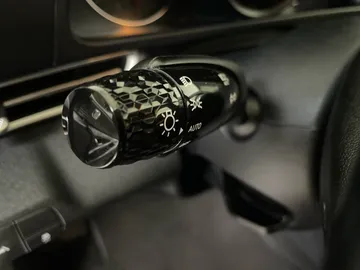 2021 Hyundai Elantra - image 20