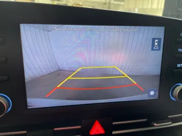 2021 Hyundai Elantra - image 22