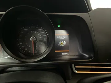 2021 Hyundai Elantra - image 28