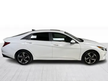 2021 Hyundai Elantra - image 2