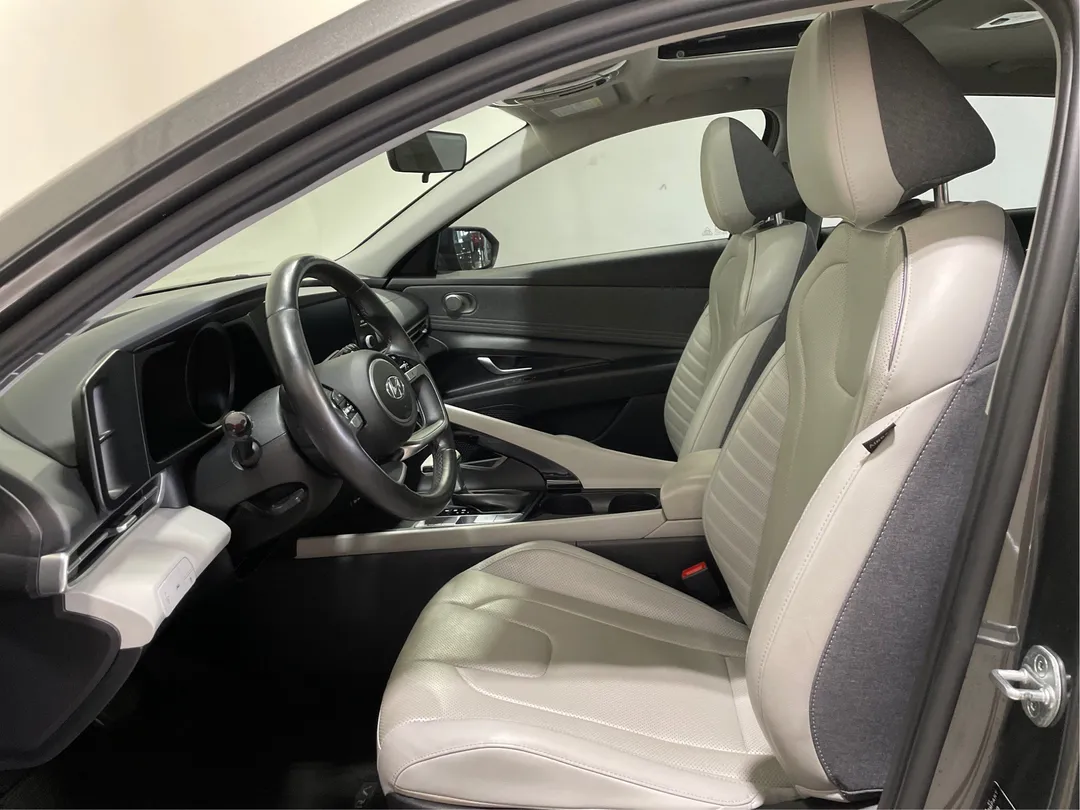 2022 Hyundai Elantra — photo 3