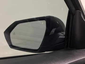 2022 Hyundai Elantra - image 20