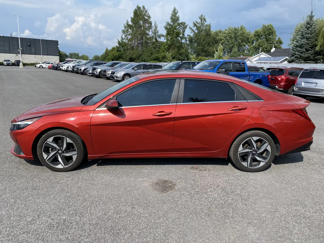 2022 Hyundai Elantra — photo 4